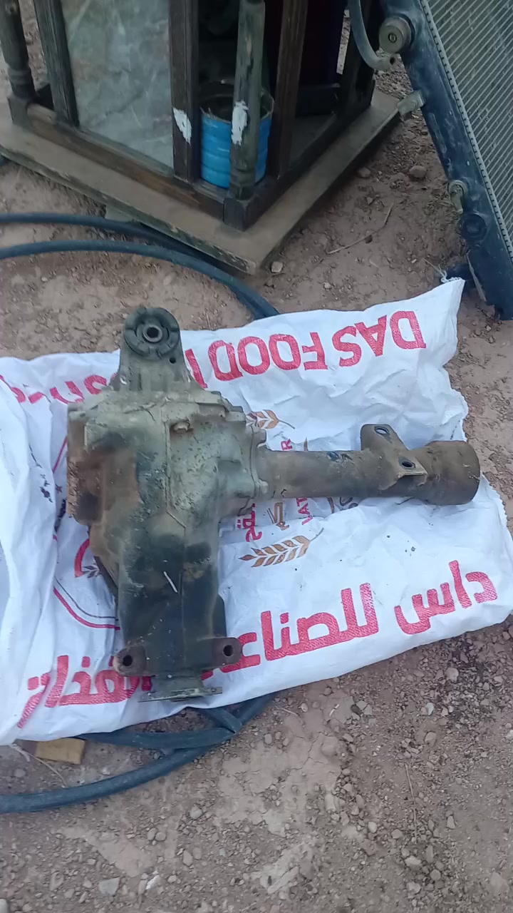 السلام عليكم ورحمة الله من رخصة الأدمن عندي هذني الغراظ مال مونيكا 2003
كمبريسر بشرط الفحص سعره 100
سيبايات قماره كاملات هنه وبراغيهن جيب وشد سعر 75
اكسل امامي كامل مكمل ويه تفرعاته سعر 150
هوك اصلي سعره 25
الويل سعره 20
واذا واحد ياخذهن شلع راح إداري بل سعر
للاستفسار ***********
