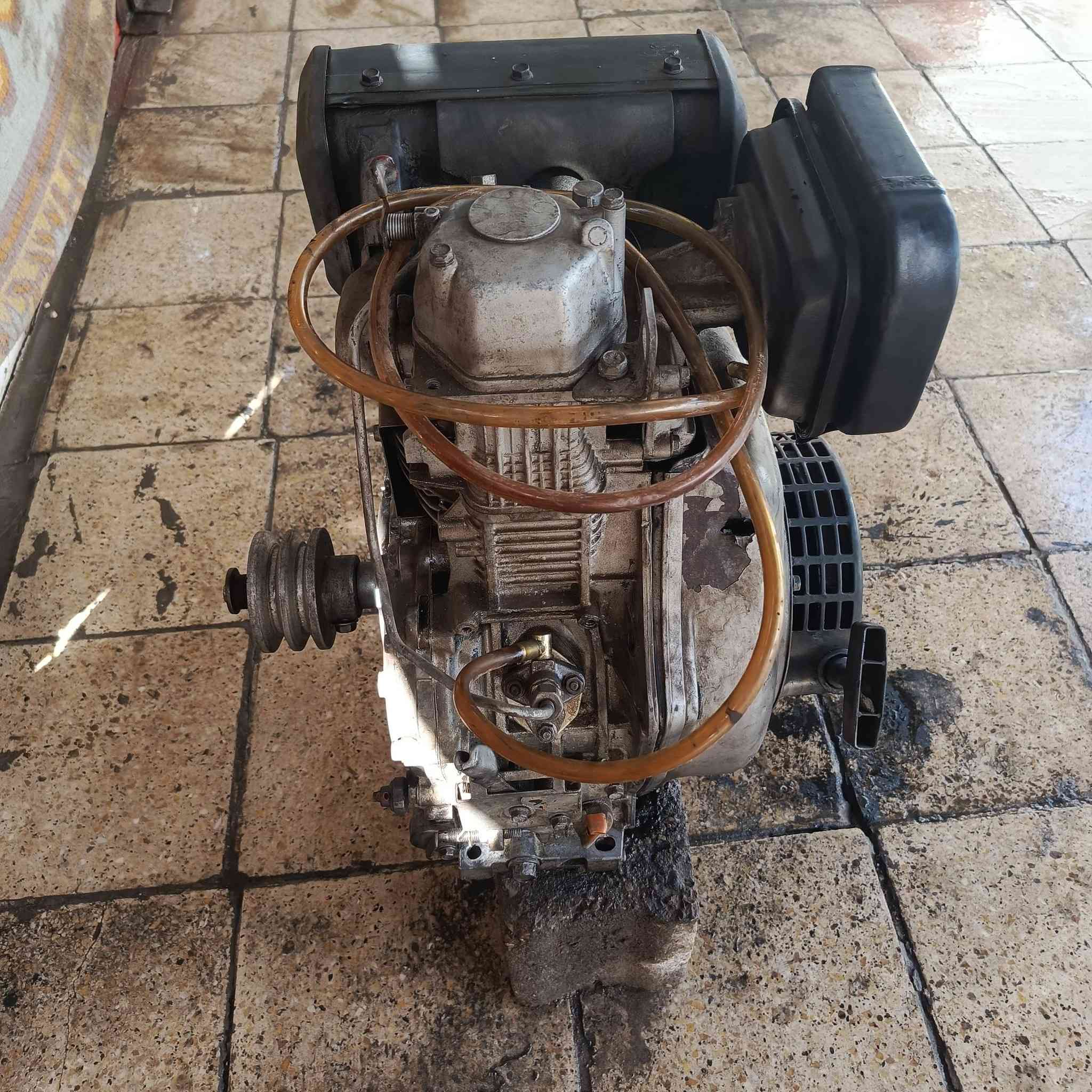 سلامو عليكم ورحمه الله عندي هاي المولد شغاله لبيع سلف تشتغل وحبل بكره سعر 125 مكان الحسينيه قرب مستشفى التركي***********
