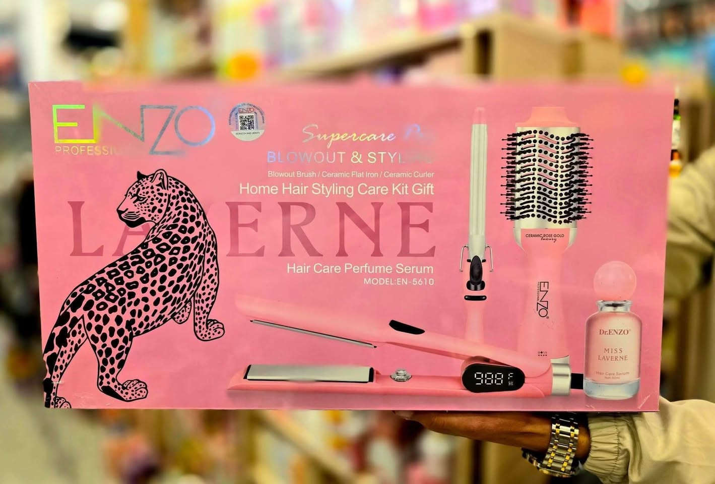 #وصللللل يابنات🤩🤩

بكس يغنيك ع كل شي 🥹

طقم العناية وتصفيف الشعر LAVERNE من ENZO 
كل اللي تحتاجيه لشعرك في علبة وحدة 💗
سيشوار، لاسترا، فرشاة، ومعاهم سيروم يعطر ويغذي الشعر 🌸
🔹 نعومة
🔹 لمعة
🔹 تسريح ثابت من غير تعب
........
💰السعر 435دينار 

للحجز والاستفسار على الخاص 💟


**إذا كنت صاحب هذا الإعلان وتريد حذفه لأي سبب، رجاءا أرسل رسالة إلى الدعم الفني**