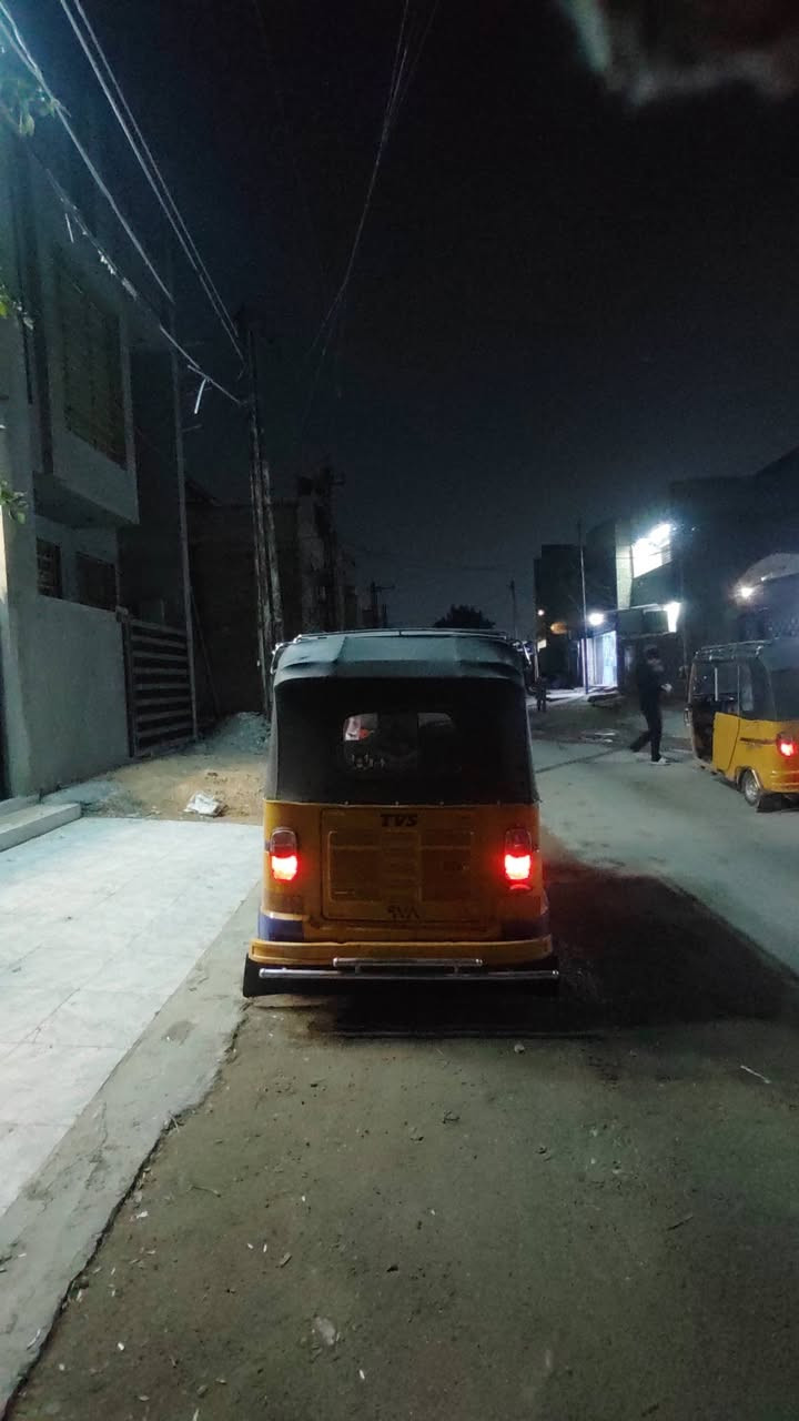 السلام عليكم تكتك موديل 22 شهر الرابع تكتك بسمي مرقم تكتك بيه نواقص بيه كلجات وببنات مال ستيرت تكتك خير من الله تكتك بيه شوي جوه البكليت راجع عل حار (***********) سعر 6800 .تكتك بدون سوبايه    دمام ومسجل وياه 💗
