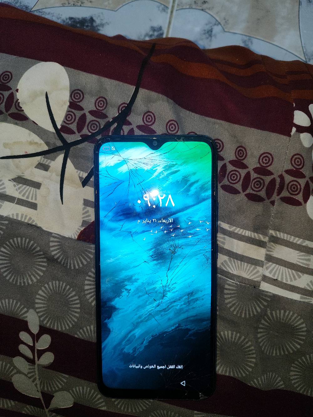 بيع موبايل Infinix. الشاشة مكسورة لكن النظام يعمل. مناسب للقطع أو للتصليح. يحتوي على كامرتين خلفيتين وقاريء بصمة. الجهاز بحالة مستعملة ويحتاج بعض التصليحات.