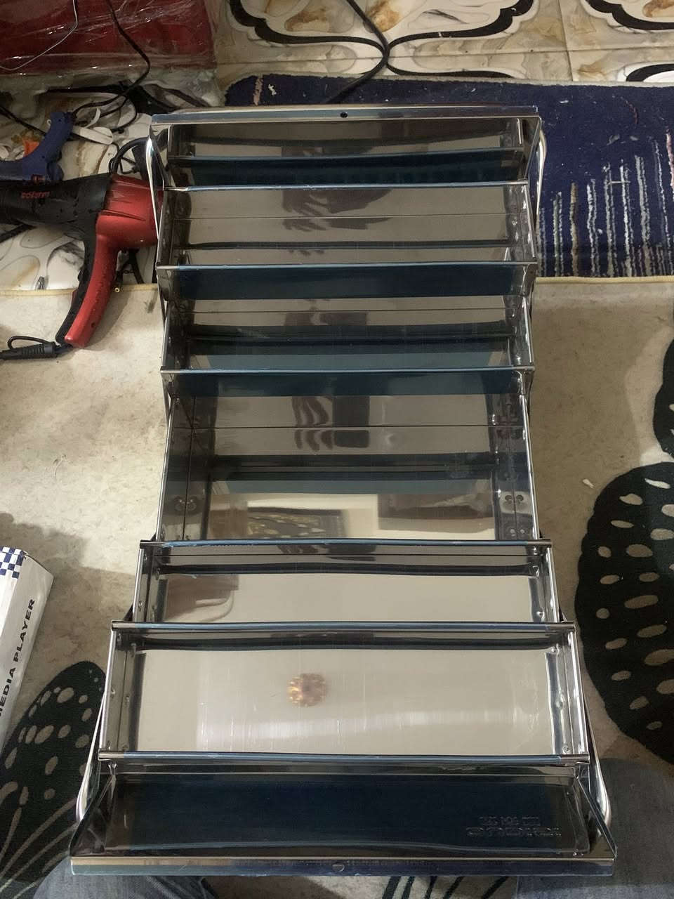 صندوك ستيل  أصلي بـ 5 خانات، يفتح بطريقة احترافية ويلملك كل أغراضك بمكان واحد.
• جودة عالية.
• مفاصل حديد مو بلاستيك.
• شكل أنيق ولامع.
السعر 30 الف  
#العراق #بغداد #ترتيب #عدة_عمل #كوزمتك #أدوات #توصيل


**إذا كنت صاحب هذا الإعلان وتريد حذفه لأي سبب، رجاءا أرسل رسالة إلى الدعم الفني**