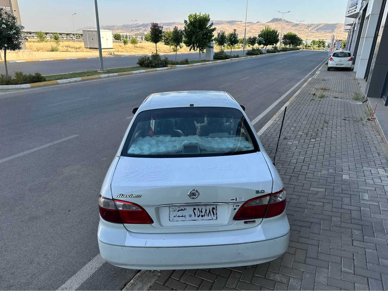 سةرتا بةناوي خواي گةورة 
نيسان ماگزيما 
موديل ٢٠٠٠
مةكينة ٣٠٠٠
گير توماتيك
شاشة ئايپات وكاميرة 
چوار جام كارةبا 
ئاوينةكارةبا 
چوار تايةي تازة 
بي تةقةورةقةية 
گيرومةكينةي بةشةرت 
ئارمة
سعري ٣٨كةلاو مةعامةلة 
*********** السليمانية, العراق
