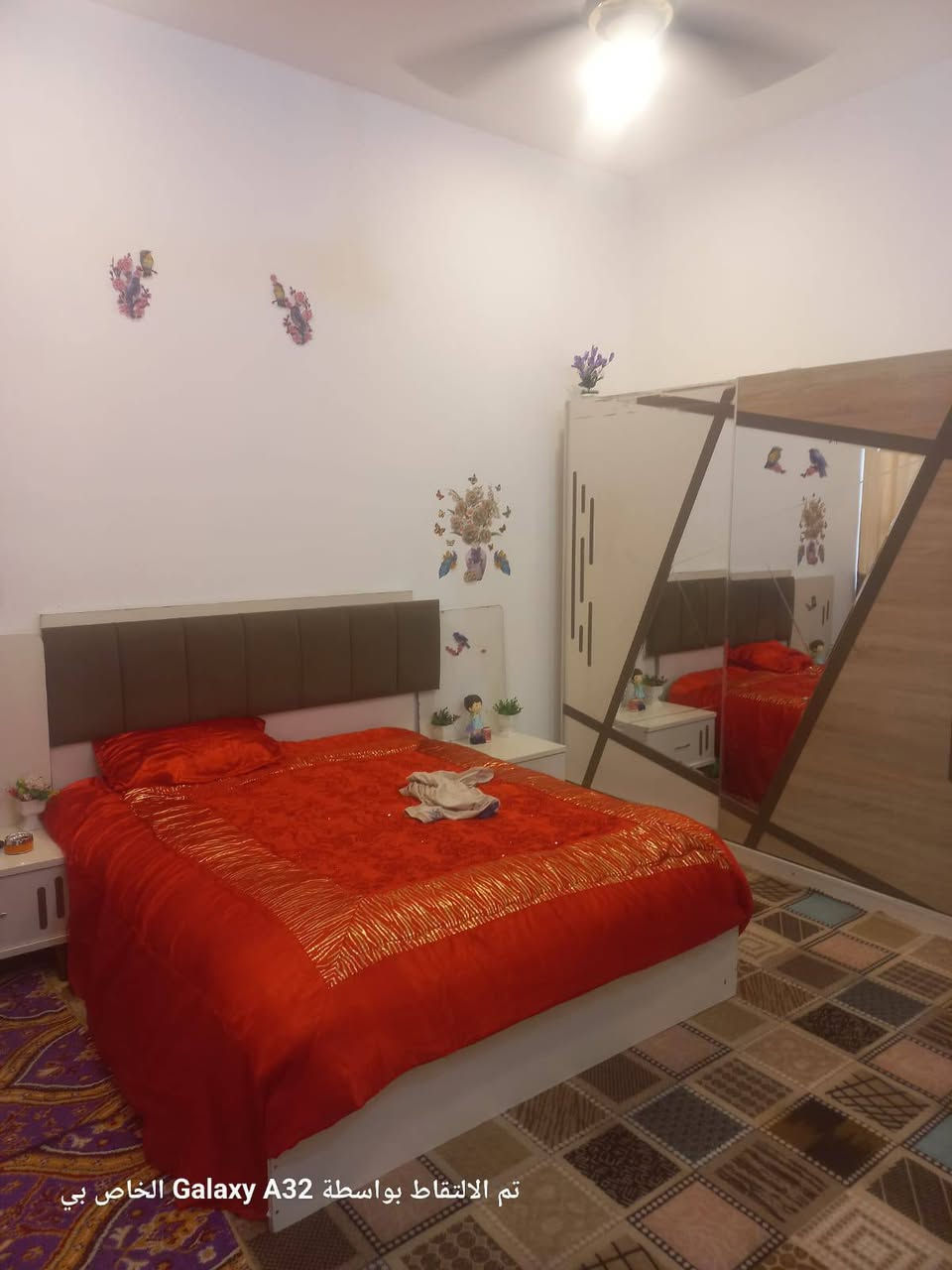 ياالله دار للبيع مساحه 120 وجهه 10 ونزال 12 مربع ما ناقصه اي شي بس بيتونه مسجل بلبلديه حي عباس قرب المولد ثاني بيت ركن سعر 35 وبي مجال بسيط هاتف *********** اسيا ***********
