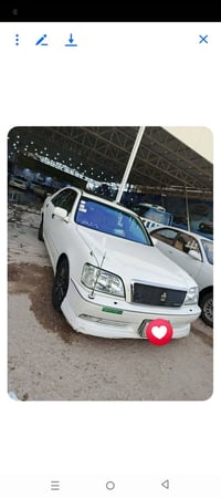 تويوتا كراون • رقم كركوك • فتحة سقف