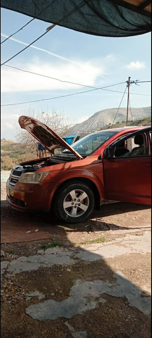 سلام عليكم دوج جورني 7راكب 3قطع تبريد محرك 4سلندر 2400مديل 13 جاهزة حدادية محرك كير تبريد تخم تاير بسمي مشروع مراوس بصالون خصوصي سعر البيع ١٠٥بيهة مجال عنوان بصرة حيانيه تصال واساب ***********
