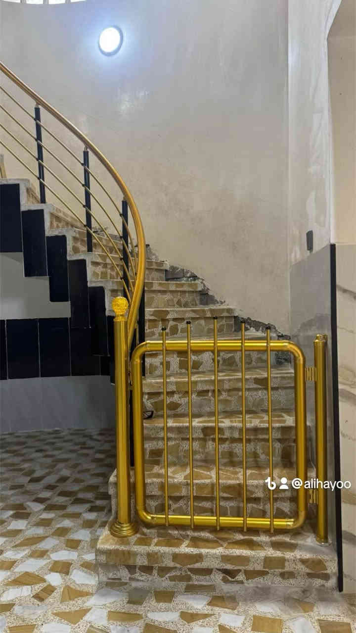 ***********.            
مطبخ المنيوم مواد تركي ثقيل جكامج البواب هدروليك مقاطع محشه بخشب مع ضمان حقيقي اي شي ما يعجبك فلوسك مرجوعه و ترميم مطبخ علينا سنجار, نينوى
