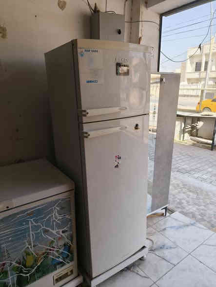 سلام عليكم ثلاجه حيل جديده شرط شركه ماطور غاز شركه ما مفتوح بيه برغي شغاله فول المكان تكريت القادسية قطعه 500مجمع الطبي السعر 200وبيه مجال 
***********
