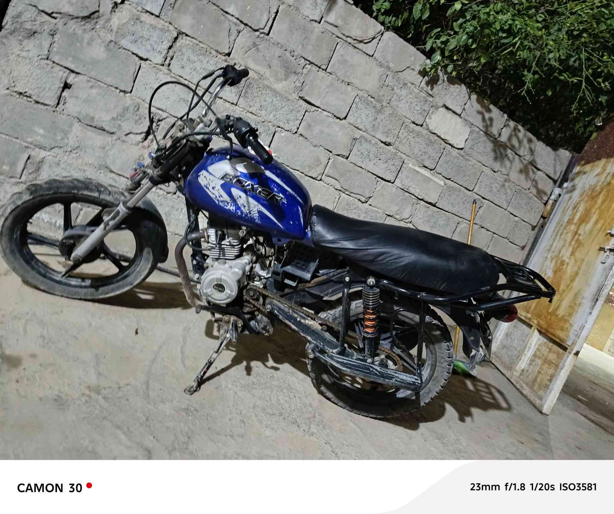 سلام عليكم دراجه بوكسر للبيع 21 ومكينه 19 جديده ممفتوحه لاتبخير ولانضوح وخرسه وشلعه ومعدل وين متريد شغل وطلع اوراق ضاعن عندي اسويلك مكاتبه
السعࢪ 300قفل
مكاني بغداد الراشديه مال حسينيه 
، ***********
