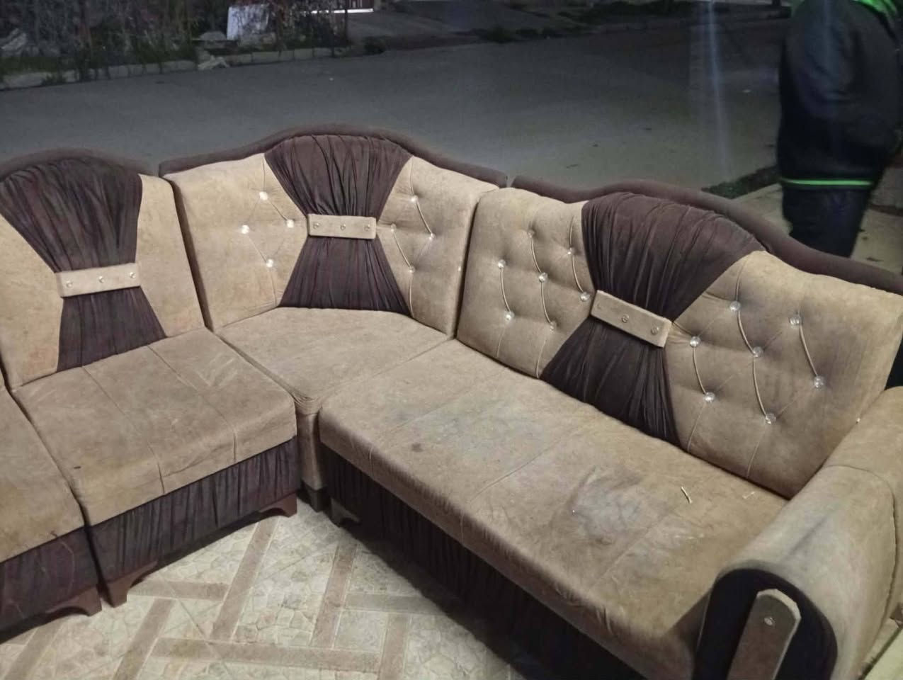 ديوان ٧ أمتار شغل موصل سعر ١٥٠
مرايه مع ديكور سعرها ٢٧٥
نضافه واضحه عنوان حي الميثاق


**إذا كنت صاحب هذا الإعلان وتريد حذفه لأي سبب، رجاءا أرسل رسالة إلى الدعم الفني**