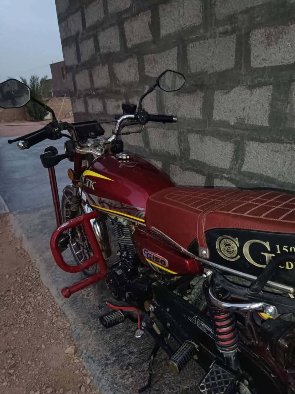 سولنك موديل٢٤ موطور حلو ونضيف نعومه جديد  َمكفول الموطور حيل نضيف مو ماشي هواي لون موروني محرك أسود ما تصرف علي ربع دينار ما ملعوب بي وما مستخدم هواي كهربائيات كلها شغاله وبلاديه وبعد علي كماليات ما صورتهن   #السعر اتصل عل رقم ***********
#ادمن
