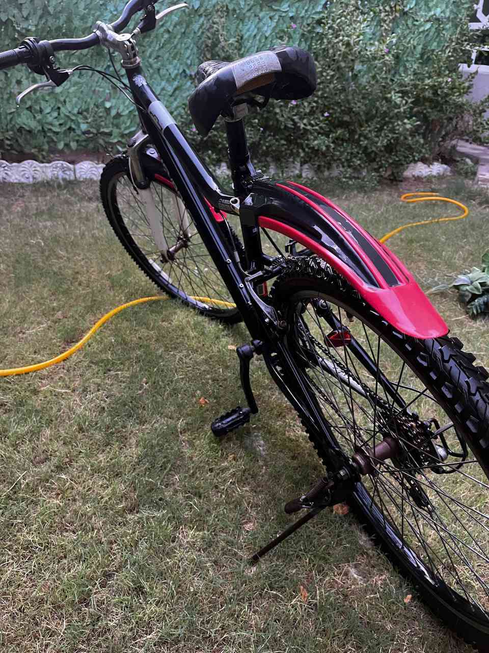 اسلام عليكم باسكل جبلي امريكي للبيع نضيف كلش دبلات شغالات  بريكات امامي خلفي شغالات تايرات جدد چوابه جدد الباسكل نضيف كلش المكان قرب العلويه شريفه منطقت بنساله لأستفسار خاص او  ‏‪0788 530 7406‬‏ بي واتساب
