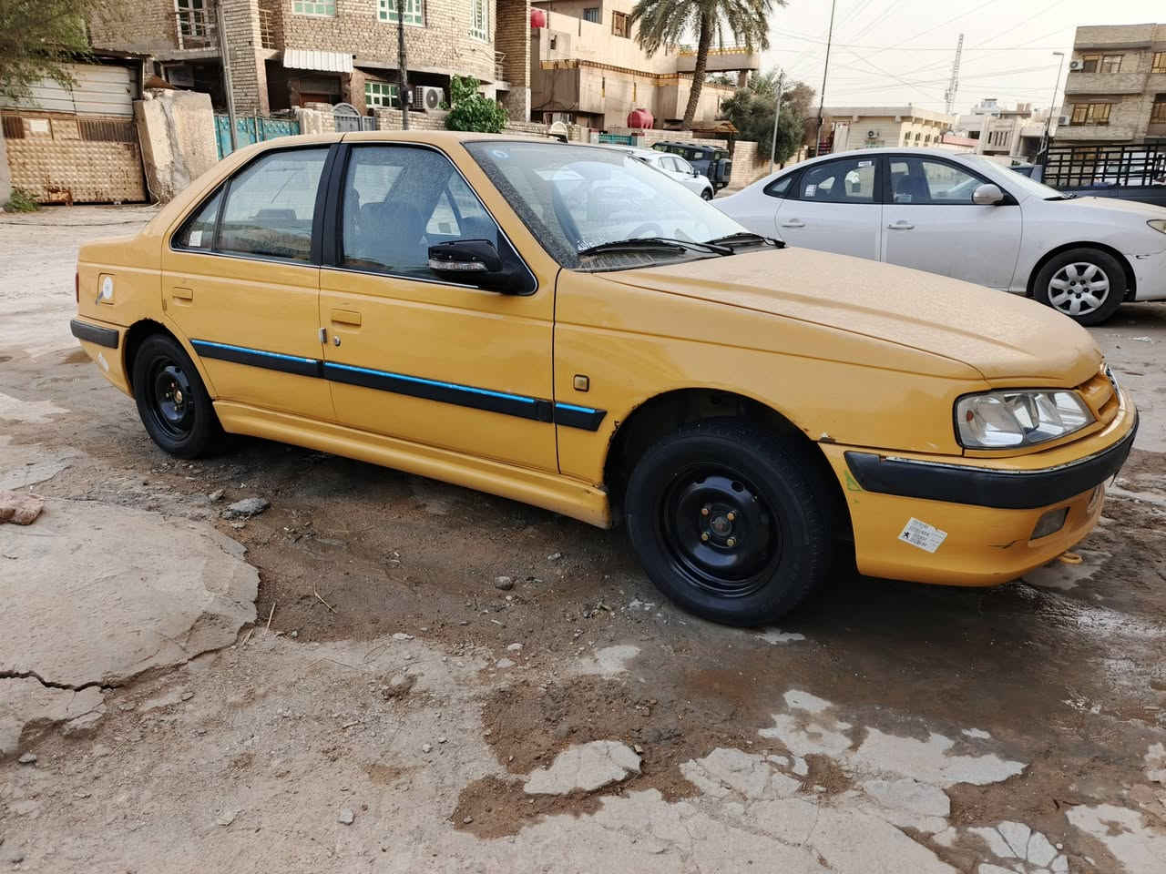 سلام عليكم
بيجو بارس للبيع موديل 2015 
بيها ضرر جاملغ خلفي 
مكينه كير تبريد خير من الله 
تختم تاير جديد حداديه خير من الله
سعرها 40 وبيها مجال 
السكن جميله مدينه الصدر
الرقم ***********
