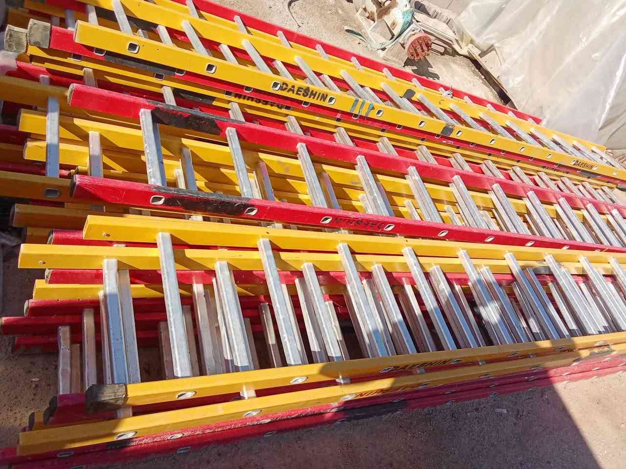 سلام عليكم درج فايبر گلاس طوله 4 متر عندي هاي لكميه ابيهن مكاني بصره ***********
