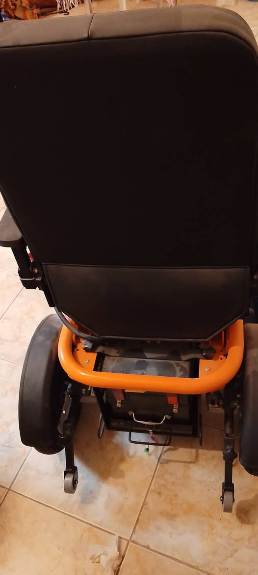 السلام عليكم اخوتي الكرام عربانه كهربائيه جديده كلش للبيع السعر 600وبيه مجال  الاستفسار ***********اسيا/اثير***********
