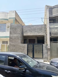 للبيع..    100مترطابق واحد   موقعه الزيتون شارع الفوج ...يحتوي على غرف...