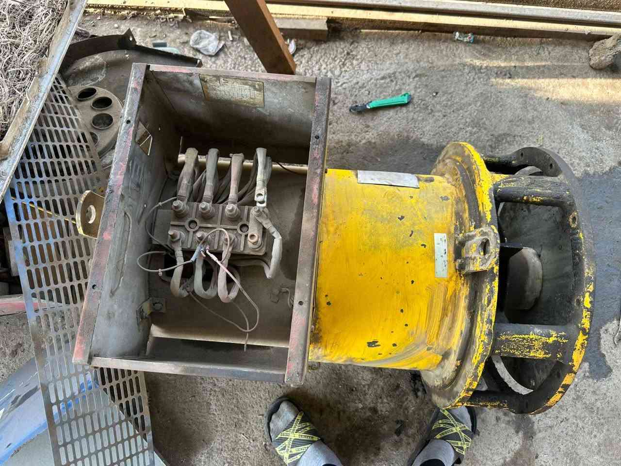 ***********

***********
