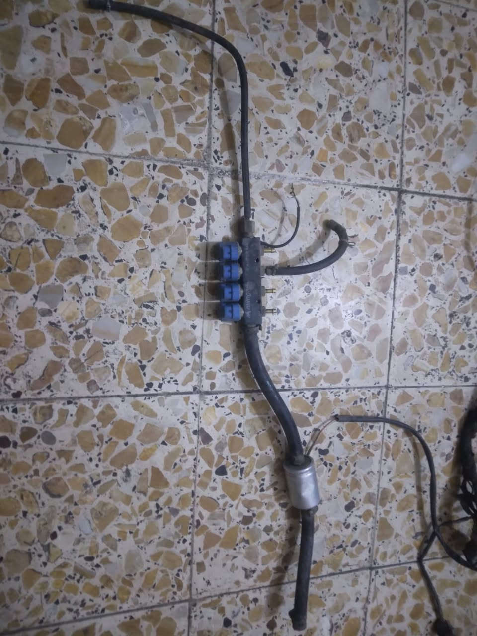 السلام عليكم منطومه غاز للبيع 4 سلندر الصنع ايطاليا اشتريت السياره وبيه هاي المنطومه والسيارة متصرف بانزين وما احتاجه لغيت هذني الي بالمحرك وباقي البطل بالصندوق تجي تفتح البطل واذا بيه غراض بعد بالمحرك تفتحن والله شاهد ما ادري بيه تشتغل او لا ابيع عاطله عنواني بغداد الشعله السعر 150 وبيه مجال بدون كسران نشرين اختها ب 250 اي استفسار الاتصال على الرقم ***********
