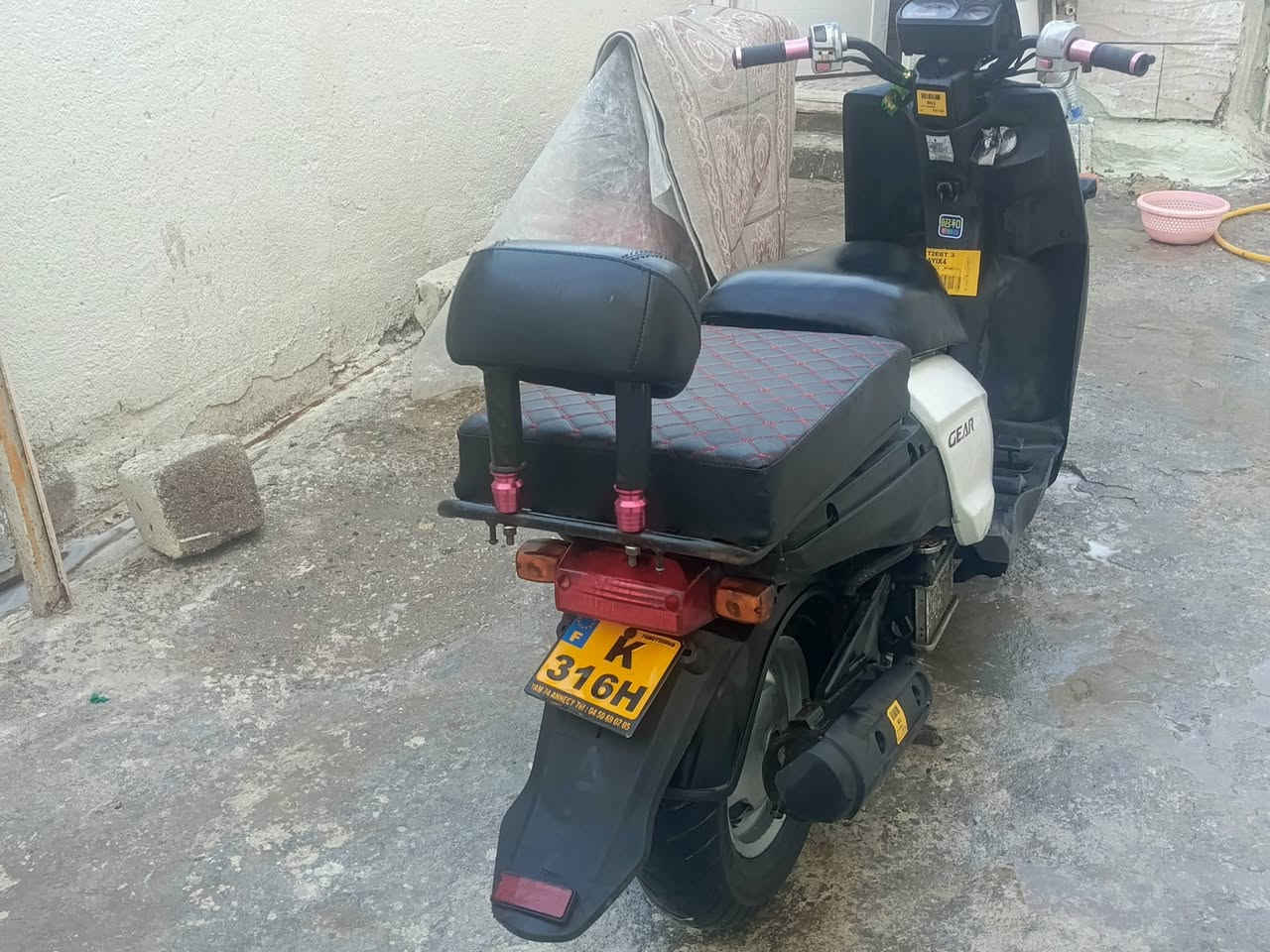 دراجه ياماها بيكب بعده جديده مصوره بدون فلتر يعني شرط من تجي اشوفها احله من الصور وين ماتريد اطلع بيها كل نقص مابيها السعر ٥٥٠ العنوان  ابو الخصيب محيله طريق الوسطي شارع قمر بني هاشم ***********
