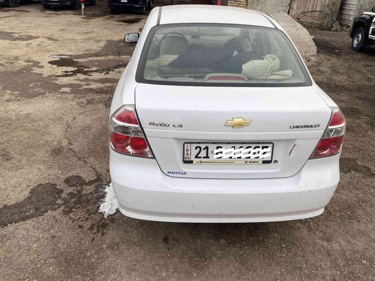 سلام وعليكم شباب
اڤيو موديل 2011
مكفولة كفالة عامة بيهة فقط بارد وهاي الضربةمثل ما موضحة بالصور امامكم السيارة باسمي تحويل ثاني يوم 
تدفئة تبريد كهربائيات كلهة شغالة 
دوشمة جديدة 
سويج عدد ٢ 
السعر ٧٢ للاستفسار اكثر ***********
