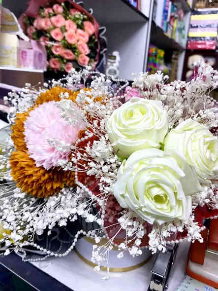 مسكات الورد الصناعي 💐

تتوفر بالوان واشكال مختلفة ومتنوعة وحسب الطلب ✨

الموقع / حي السفير مقابيل فلافل حمودي ابو العمبة 
واتساب ***********
تليكرام Abuther33
