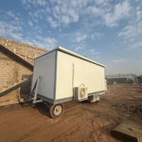 0776 369 8738 العرض 4 متر الطول 7  متر   يحتوي على مكتب +. صحيات   +  ...