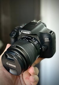 كانون ٢٠٠٠ دي • نظيف جداً • بحقيبة ورام