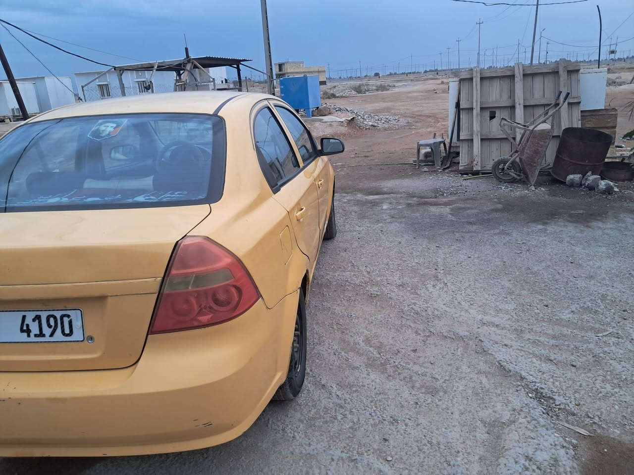 اسلام عليكم من رخصت مدير الكروب سياره افيو موديل 8 كوري مكينه مسكر ضربه الجاملخ الخلفي سياره بسمي رقمها قادسيه مصفره هيه وغرامات
مداور ثاني يوم مكان السياره الديوانيه 

سعر 45وبيها مجال حك الجيه ***********
