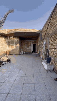 السلام عليكم بيت للبيع المساحة 400 متر الصخيين شارع المصطفى زراعي مشمول بل التطويب يحتوي على استقبال وصالة عدد2 غرفتين وحده نظام سويت مطبخ حار بارد حمامات داخلية وخارجية بناء طابوق السقف صب كونتكريت الارضية مرمر البيت جاهز السكن بناء حديث 2016 للاستفسار اكثر تواصل على الرقم
***********
