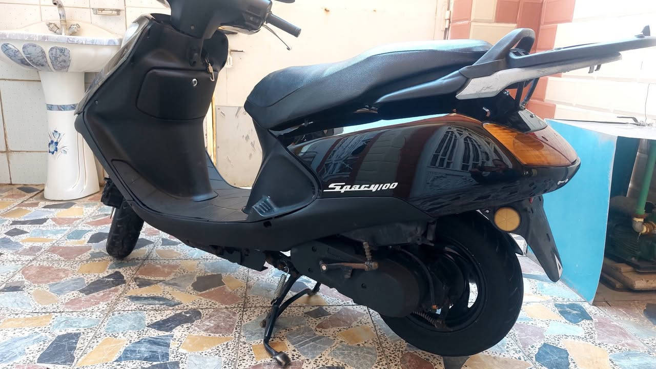 سبيسي ياباني جاهزه كفرات مكينة بوش وبستم شلعه معدل ناعمة تخم تاير قفل جنطه قفل ستيرن كهربائيات كله شغالة دراجه كل نقص مابيه مكاني كوت داموك ***********
