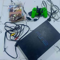 بلي 2فات الاصلي يده وحده خضره وياه هديه 6اقراص  مهكر بس تجيبله فلاش ال...