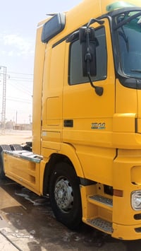2004 طوناج جيبي اس مكفوله سعر 240 وبيهه مجال لشراي فقط بس راس لبيع 077...