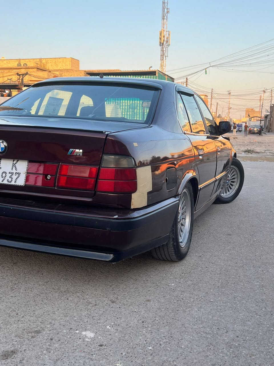 السلام عليكم بيع بيم ام دبليو
موديل ١٩٩٢ حجم ٥٢٥ 
سياره مصبوغه صبغ جماليه 
مكينه ٦ سلندر مسكر 
رقم بغداد بسمي تحويل ثاني يوم 
مكاني بغداد قرب مستشفى الشماعيه
السعر 60 بي مجال 
#التواصل ***********
