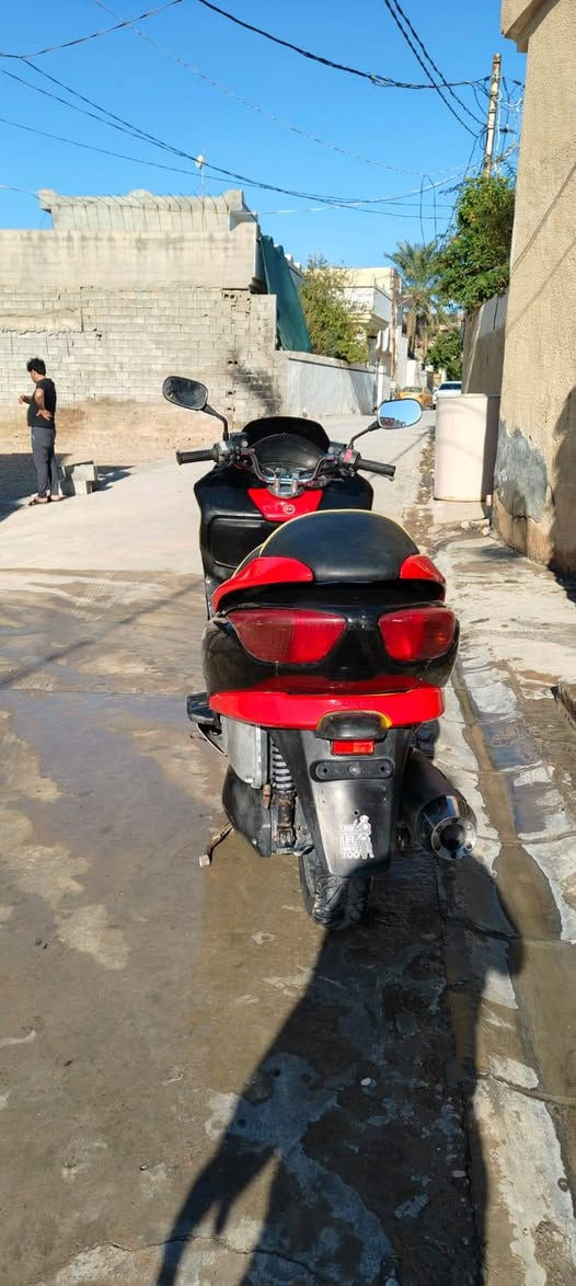 سلام عليكم دراجة فورزة  كاملة مكملة 
سعر 800قفل 
***********
صاحب دراجة
