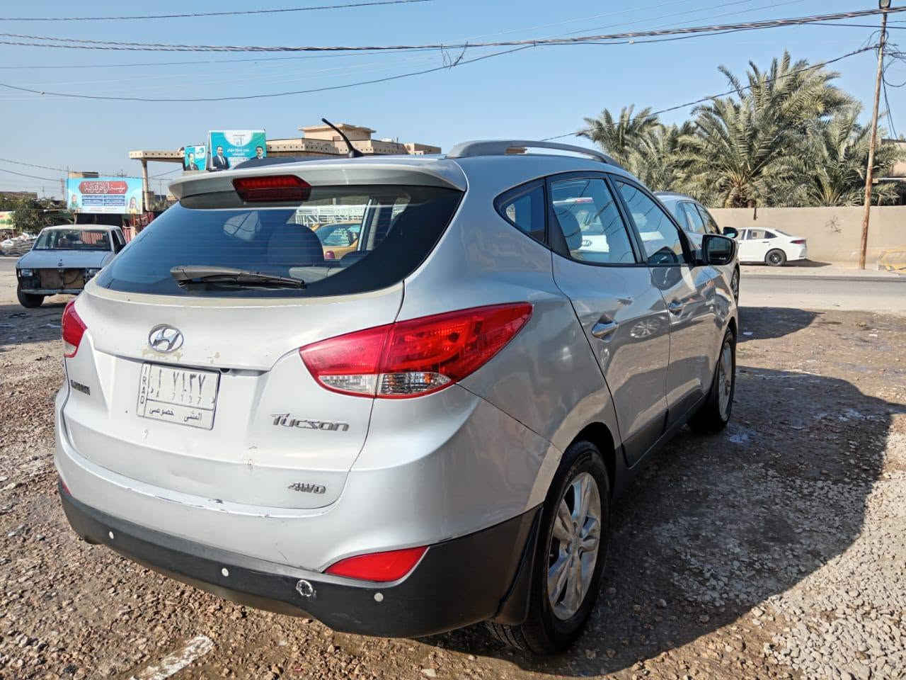 هونداي توسان 2013 خليجي رقم مثنى
سيارة مكفولة من الضربة
 ماعدى طختين صغيرة على اطواق الجاملغات الخلفية 
السيارة بيهة جراد شوية 
محرك 2000 تحكم ستيرن
محرك كير كفالة 
 شاشة دگمة فورويل تحكم لايتات كهربائي 
خمسة ويل كب إشارات بالمري
 تخم تاير جديد
السيارة المفتوح بيه برغي 
 مكان السيارة السماوة 
السعر 110$ وبي مجال بسيط
 للاستفسار ***********.
@المتابعون
@المعلقين
