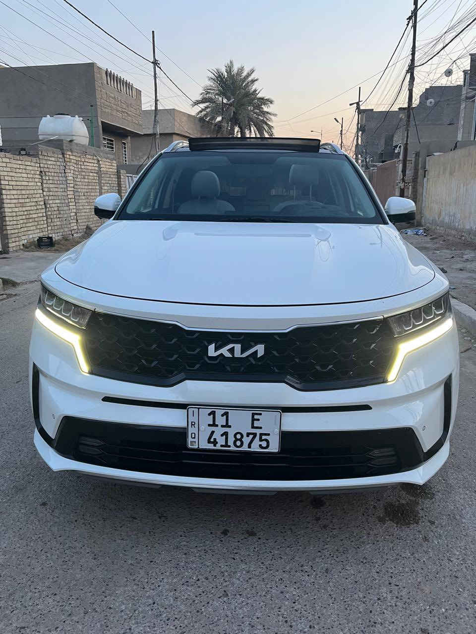 السلام عليكم
سورنتو موديل 2023 خليجي 
المواصفات 4X
أربع كامرات 
مقاعد جلد 
مقاعد تدفئة تبريد 
بانوراما 
جنطة كهرباء عداد المسافة 44 الف 
سيارة باسمي 
ملاحضة فقط يوجد تكحيل بسيط دعامية امامية 
العنوان بغداد الرصافة 
السعر 310 وبيه مجال 
رقم موبايل ***********
