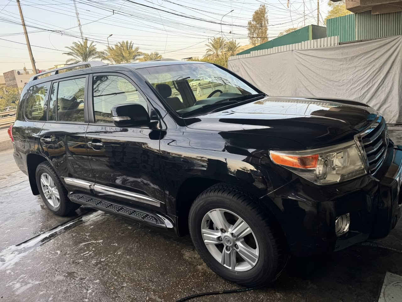 السلام عليكم
لاندكروز Gxr موديل 2012 للبيع 
٨ سلندر 
4600 حجم مكينه
كشنات مخمل 
وباقي مواصفات الاندكروز معروفة 
سيارة جاهزة من كل شي حمام وبولش وكلشي جاهزه وتخم تاير ياباني قبل شهر شديته
صيانة فقط جيهان واوراق الصيانة موجود
اخر صيانة قبل شهرين من تبديل دهون كير ومكينة واكسلات وabs وحتى مي راديتر بدلت وكاله صيانه كامله سويت يم جيهان
صدر كله وكاله طسه ناعة كلش بشرط
هزة وسنويه جديده 
مناقصها اي شي جاهزة من كلشي
بدون صبغ السيارة 
بيها بارد قليل بعض المناطق
رايدها   360$  وبيها مجال 
تواصل 
***********
