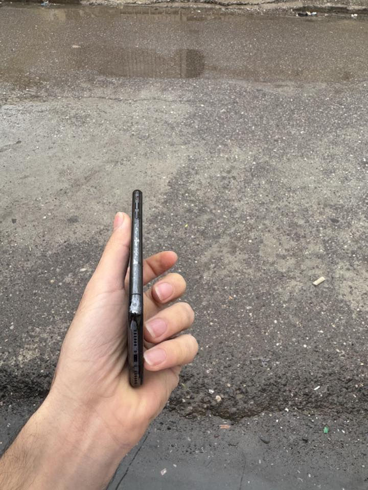 ايفون اكس عادي
ذكره 64
بطاريه 100 مبدله جديده شرط قطاره 
كامرات تخبل 
فقط شاشه كدام العين من صفحه الشاشه بيها لون 
بوضع الداكن يختفي 
السعر 90 بي مجال جهاز نضيف 🖤


**إذا كنت صاحب هذا الإعلان وتريد حذفه لأي سبب، رجاءا أرسل رسالة إلى الدعم الفني**