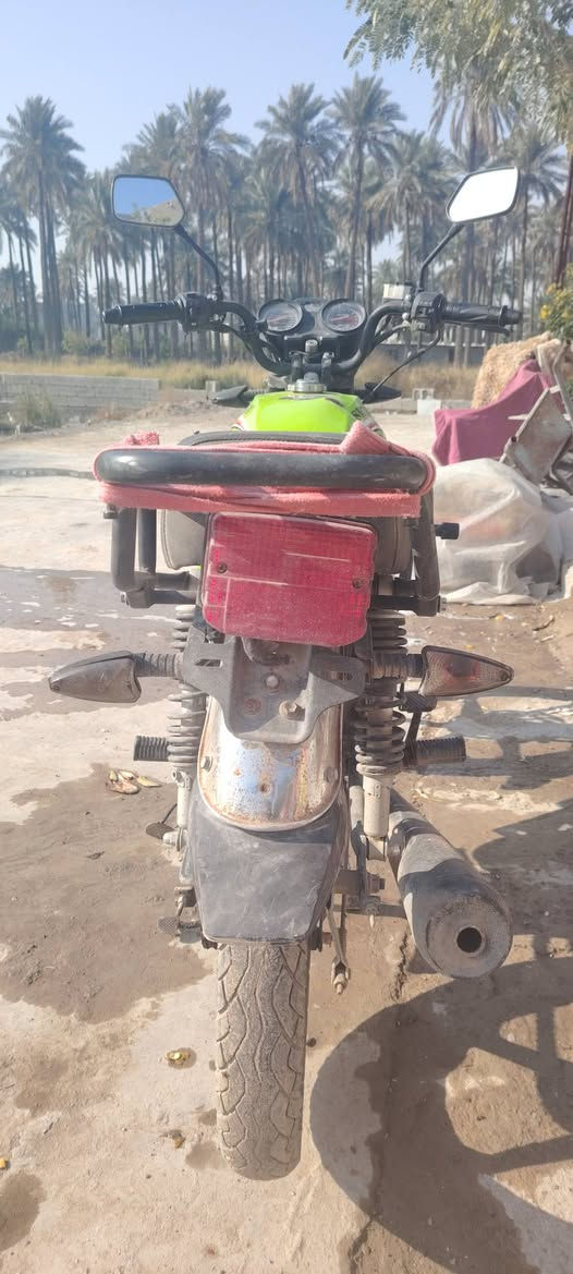 السلام عليكم ورحمة الله وبركاته
دراجة شايينك للبيع محرك 150 موديل 2023

العيوب:البيهه فقط وكعه على الخزان يعني ما مكلوبة
الويل الخلفي فقط بي عواج

دراجة مرقمة وجاهزة سنوية بأسمي ارقام انكليزية
لوحات موجودة وكاملة

السعر مليون وبيهه مجال بسيط حگ الجية

الرقم ***********
