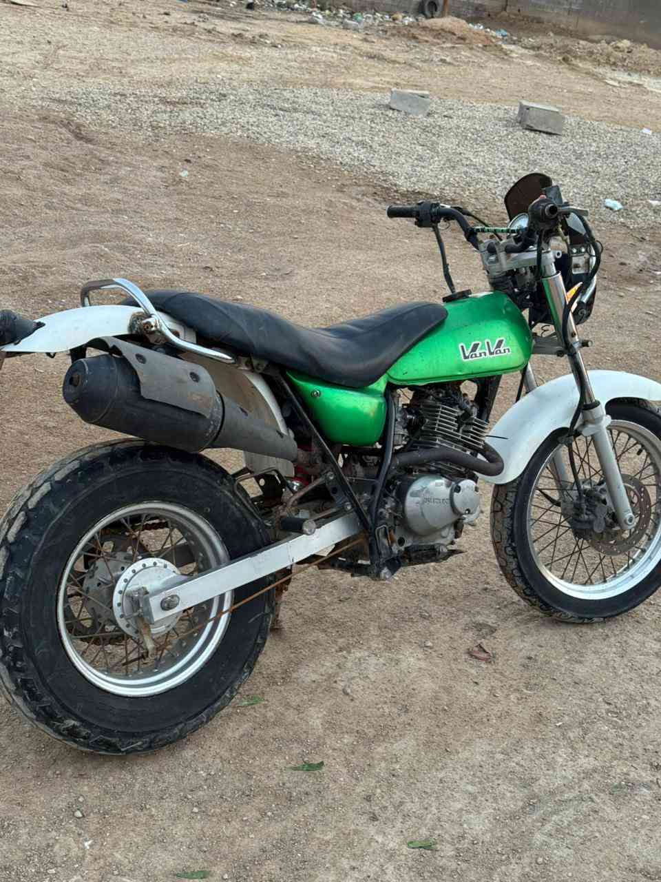 اللهم صلِّ على محمد وآل محمد 
للبيع  دراجة نارية نوع سوزوكي فان فان حجم200 (Suzuki VanVan 200). 
العنوان واسط قضاء بدره 
***********
‏‪***********‬‏
