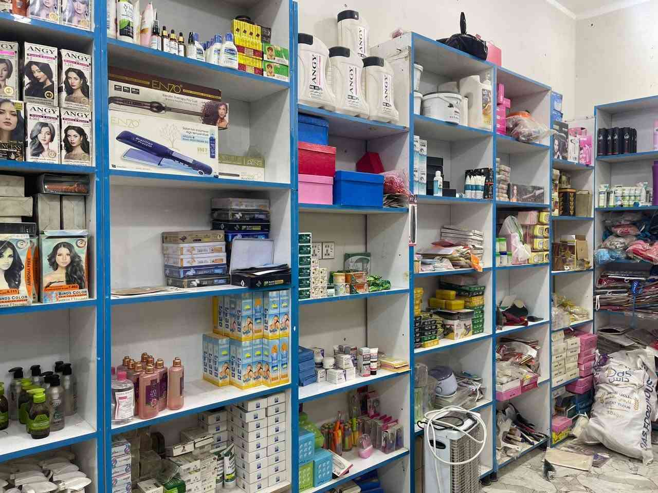 مساء الخير
رفوف للبيع ب 150 وبيهن مجال
@إشارة


**إذا كنت صاحب هذا الإعلان وتريد حذفه لأي سبب، رجاءا أرسل رسالة إلى الدعم الفني**