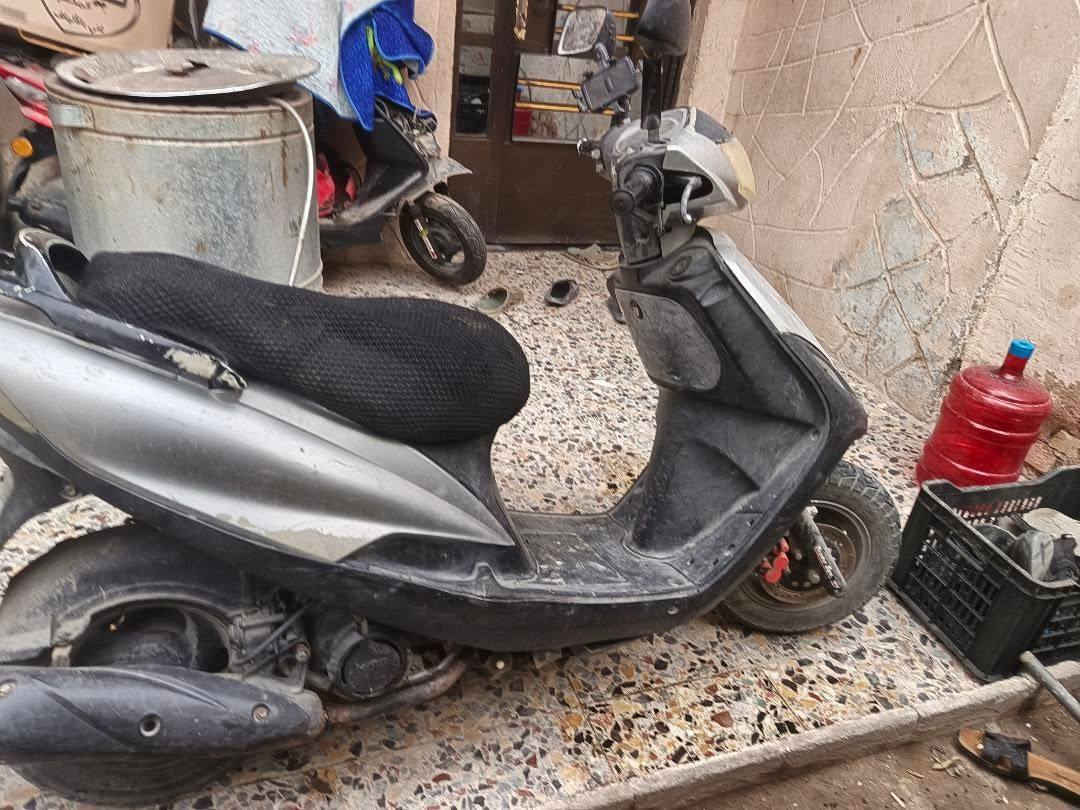 سلام عليكم دراجة ماكس 140 كاملة كهربائيات بيهة بس دكم مال اشاير و العالي و ناصي يحتاجن تبديل و تحتاج كلجات الباقي كلة شغل عنوان البياع سعر 225


**إذا كنت صاحب هذا الإعلان وتريد حذفه لأي سبب، رجاءا أرسل رسالة إلى الدعم الفني**