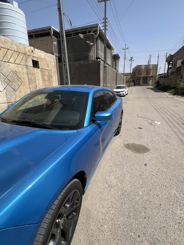 سلام عليكم جارجر ريلي  موديل  2016 محرك 3600 رقم انكليزي مشروع وطني لون بحري مميز فول موصفات عدا الفتحة بيه قطعتين تبديل وكلير جاملغ وتعديل بالشاصي بدون لحيم استعمال شخصي فقط مكينه وكير وحدادة وتخم تاير شرط جديد سعر 175 وبيه مجال 
مكان سيارة البصرة 
رقم الهاتف : ***********
