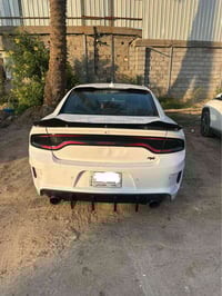 للبيع تشارجر ٢٠١٨  محرك : 5.7l نوع: R/T الحادث : حادث خلفي جنطة و جامل...