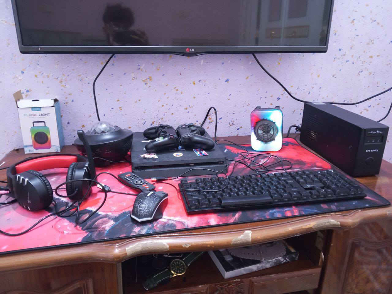 اقوى بلي فور بالعراق و الديوانية🔥🔥
السلام عليكم بلي ستيشن فور للبيع
ps4slim للبيع 💯💯
((اشتريته جديد مو بالة ))🔥💥
البالة استعمال 2013 و اني مشتريه ماصارلي  هواي تقريبا 2019 اشتريته ب٤٢٥💸💥
البلي نظيف بنسبة 100٪💯
البلي يحتوي على جوستكين اصليات و جدد اشتريتهن الواحد ب٧٠ الف اشتريته و واحد مع البلي اجا🔥💥💫
و بية ups اشتريته الاصلي مو الصيني ب55 الف دينار
يحتوي البلي الكثير من الملحقات القوية يعني تكول بي سي مو بلي💯📺
مثل
جوستكين اصلي الواحد  اشتريته ب٧٠ الف اشتريته🕹️
كيبورد💥
ماوس 🔥🔥
سماعة 🎧🔥
هية تجميعة كاملة اشتريتهن ب٦٠ الف!!🔥🔥
ماوس باد اشتريته ب١٥💥💫
دي جي اشتريته ب١٥🎛️🕹️💯
ستيكرات على البلي💦💯
سكاي لايت اشتريته ب٤٥ الف ابحثوا عنه اذا ماتعرفون🎛️💯💫
ups الاصلي مو الصيني اشتريته ب55
البلي غير مفتوح نهائيا 🔥🔥
البلي نظيف جدا جدا💯🔥
البلي يحتوي على وايرات كاملة واضافية 🔥💫
يحتوي على واير شحن جوستك اصلي و ليس صيني🔥🔥

تكدر تشتري الملحقات وحدهن عدا البلي ستيشن نفسه الة كامل تشتري 🔥
اسعار الملحقات وحدهن خاص🔥
البلي حساب متوسط او قوي في فورت نايت🔥💸
البلي حتى كارتونته موجودة💥🔥
السعر فقط فقط ٣٦٥ الف و بية مجال و قابل للتفاوض البلي💸💸 
يعتبر pc مو بلي عادي على هاي ملحقاته🔥🔥🔥
علما اني صارف عليه ٦٣٠ الف دينار 🔥🔥
مكاني:ديوانية 
رقمي ***********
