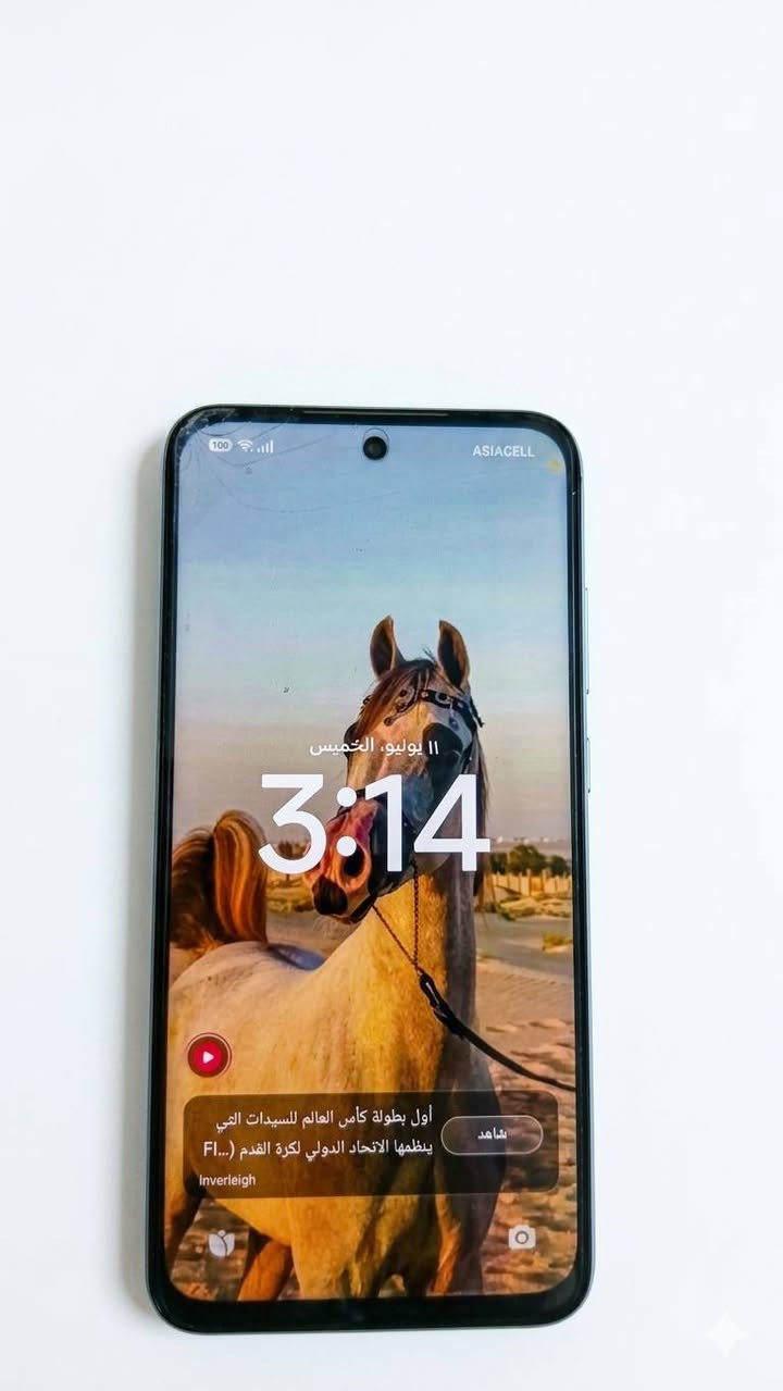 جيهاز نضيف استخدامو شي قليل موصفاتو 👇
الشاشة:
​الحجم: 6.9 بوصة (كبيرة جداً).
​النوع: IPS LCD.
​الدقة: FHD+ (1080x2340 بكسل).
​معدل التحديث: 144 هرتز (لأداء سلس).
​السطوع: يصل إلى 850 شمعة.
​الأداء والمعالج:
​المعالج: Qualcomm Snapdragon 685 (بتكنولوجيا 6 نانومتر).
​المعالج الرسومي: Adreno 610.
​الذاكرة والتخزين:
​الرام:  8 جيجابايت (مع دعم توسيع الرام برمجياً).
​التخزين:256 جيجابايت (يدعم إضافة كارت ذاكرة خارجي حتى 2 تيرابايت).
​نوع الذاكرة: LPDDR4X للرامات، و UFS 2.2 للتخزين.
​البطارية والشحن:
​السعة: 7000 مللي أمبير (تعتبر نقطة القوة الرئيسية).
​الشحن السريع: 33 واط.
​يدعم الشحن العكسي بقوة 18 واط (يمكن استخدامه كـ "باور بانك").
​الكاميرات:
​الخلفية: مزدوجة بدقة 50 ميجابكسل (عدسة رئيسية)، وتدعم التصوير الليلي التلقائي.
​الأمامية: 8 ميجابكسل.
​تصوير الفيديو: بدقة 1080p بمعدل 30 إطاراً في الثانية.
تصوير خرافي
​نظام التشغيل:
​يأتي بنظام Android 16 مع واجهة Xiaomi HyperOS 2.
​مميزات إضافية:
​مقاومة رذاذ الماء والغبار بمعيار IP64.
​مستشعر بصمة جانبي.
​دعم IR Blaster (للتحكم بالأجهزة الكهربائية).
​سماعات ستيريو (مع ميزة زيادة الصوت بنسبة 200%).
​يفتقد لمنفذ السماعات التقليدي 3.5 ملم.
الضهر مال المبايل شخط ما بي
اما الشاشه مثل ما موضح الفطر ما مئثر على الشاشه ولا على المس  
ادفع سعرك اذ عجبني ابيعك


**إذا كنت صاحب هذا الإعلان وتريد حذفه لأي سبب، رجاءا أرسل رسالة إلى الدعم الفني**