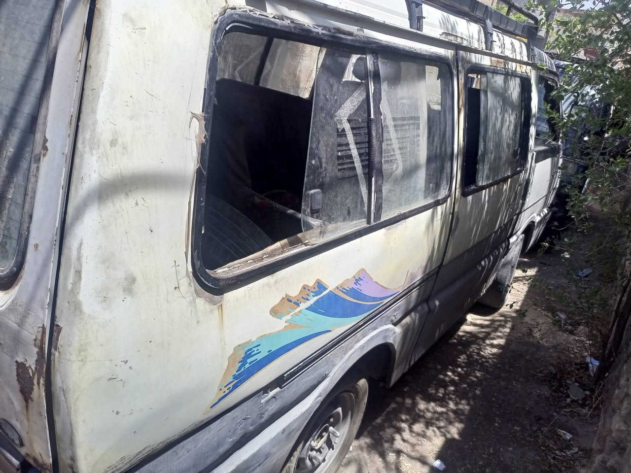 ، سلام عليك كيا بستا للبيع او مراوس موديل 95 محرك مابي شي كير نظيف شواصي نظيفات  سنويه صاقطه ب2023 صاحبهه موجود تريد تحويل تريد وكاله *********** ديالئ بلدروز السعر 27 بي مجال بسيط،
