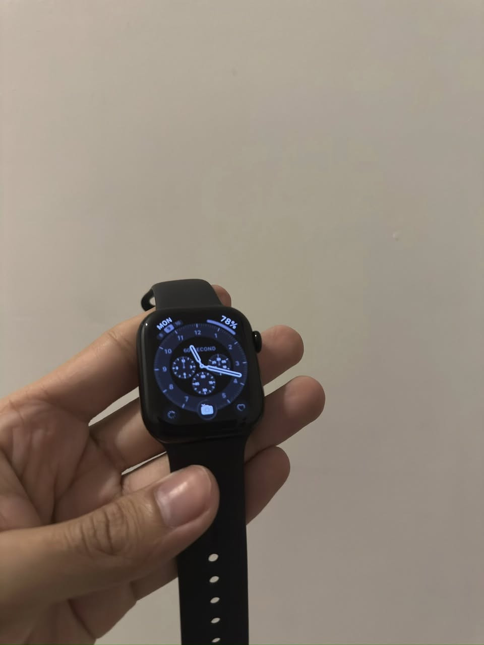 Apple Watch series 10
لون اسود 
٤٢مم
بطارية ١٠٠٪؜
نظيف جدا ١٠٠٪؜
كامل ملحقات 
سعر : ٣٧٠الف
مكان: سليماني.


**إذا كنت صاحب هذا الإعلان وتريد حذفه لأي سبب، رجاءا أرسل رسالة إلى الدعم الفني**