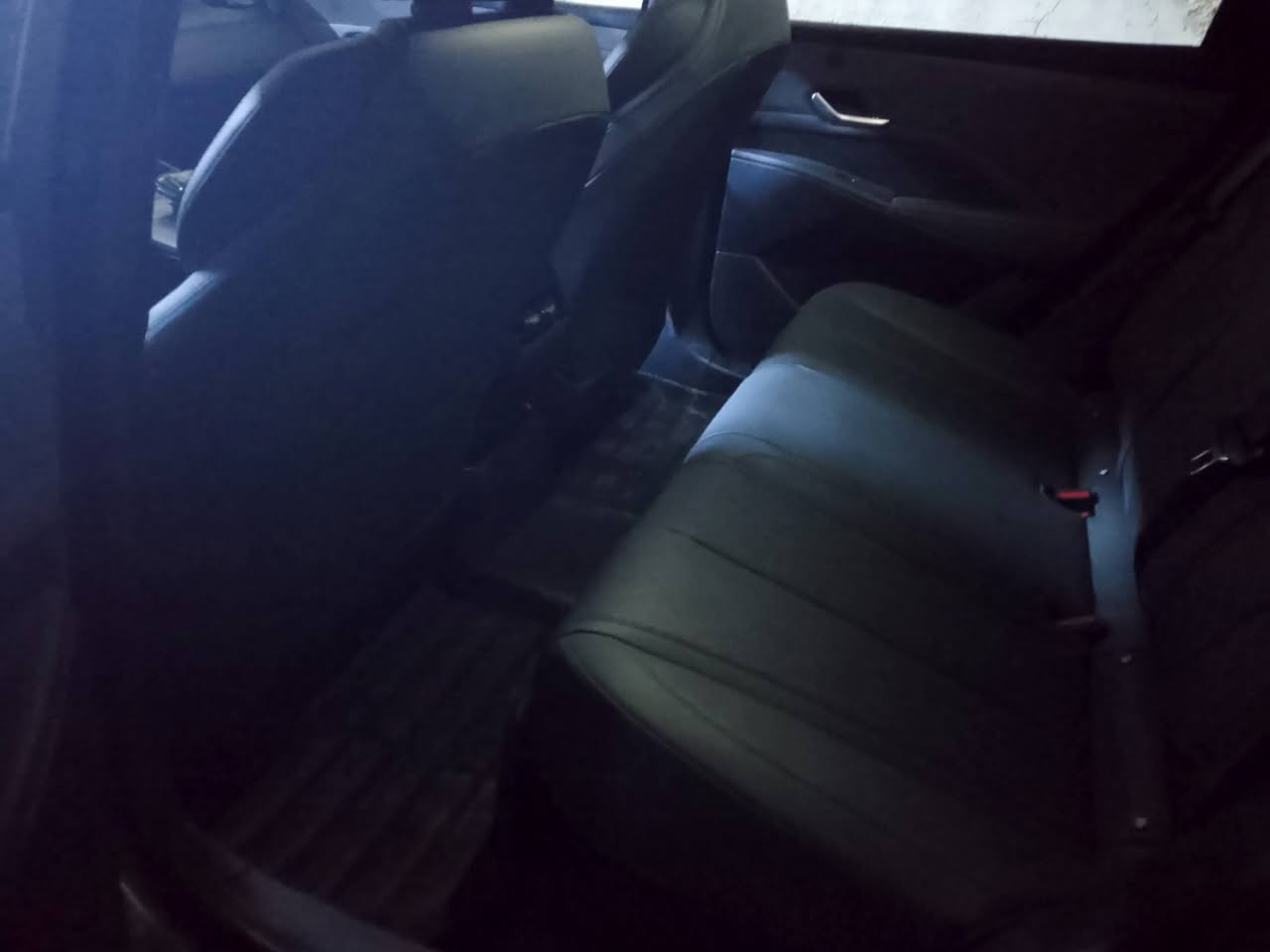 السلام عليكم بي وأيدي موديل 25 خليجي زيرو بعدها السياره بل عافيه على الياخذها فول مواصفات عده الفتحه كشنات جلد تدفئه تبريد دخول ذكي 3 انضمه قياده حساسات أمامي خلفي جام  أوتوماتيكي ،شغيل كرت السياره فول لخير رقم 🚦بغداد السياره تحويل ثاني يوم مكان السياره بغداد السعر 17 ونص مليون وبيهه مجال قليل رقم صاحب السياره *********** واستاب موجود أهلن وسهلن بيكم ❣️❣️🚦
