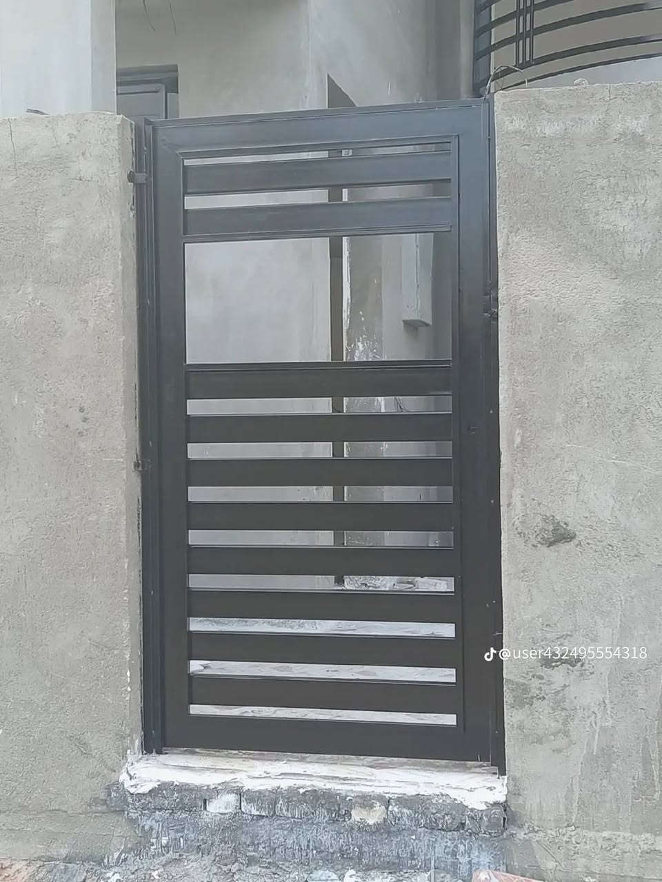 سلام عليكم اني خلفه صبغ طلس عام تصليح جيبس جوين وبرغي واجهات صبغ داخل خارج واجهات حد اديه تنضيف وصبغ شغل درجه اوله مرتب بلي يرضي الله مكاني نجف ***********
